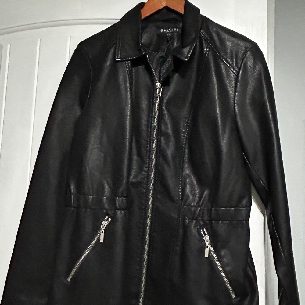 NWT Black Baccino Faux Leather Jacket With Zipper Accents Fitted Waist